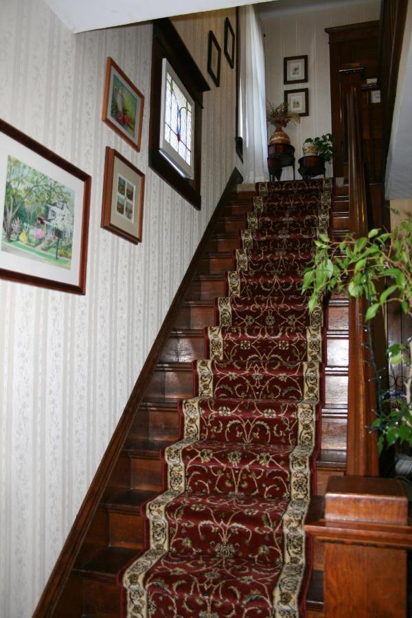 Serendipity Bed And Breakfast Саугатук Екстериор снимка